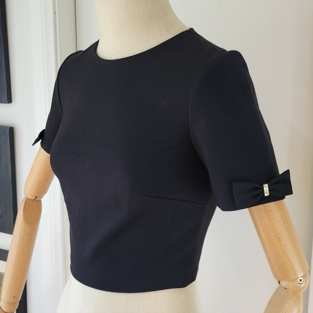 Ted Baker London Black Short Sleeve Crop Top With Bow Details & Gold Zipper SZ 1